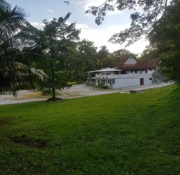 ホテル Campestre El Refugio De Las Guacamayas