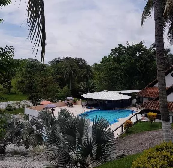 ホテル Campestre El Refugio De Las Guacamayas