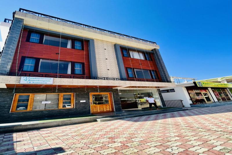 호텔 Himalayan Park