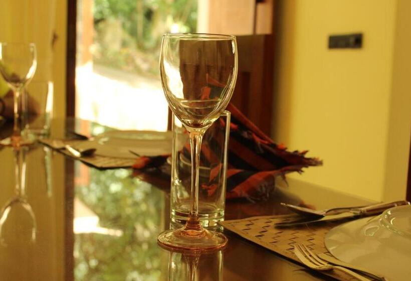 فندق Kandy Lotus