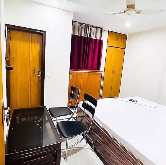 Roomshala 140 Hotel 24&7 Malviya Nagar