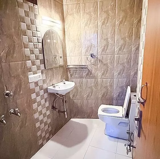 Roomshala 140 Hotel 24&7 Malviya Nagar