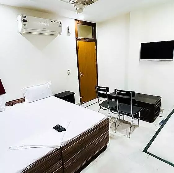 Roomshala 140 Hotel 24&7 Malviya Nagar