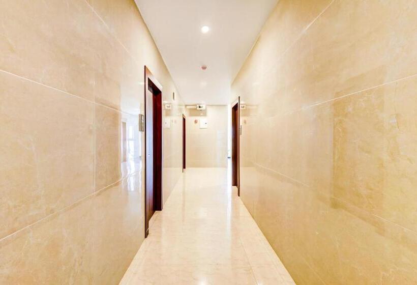 Hotelli O Sai Grand Luxurys