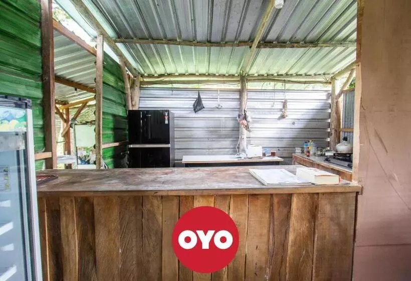 ホテル Spot On 93451 Bale Kertiasih