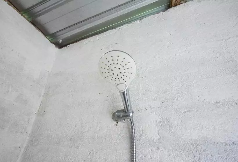 ホテル Spot On 93451 Bale Kertiasih