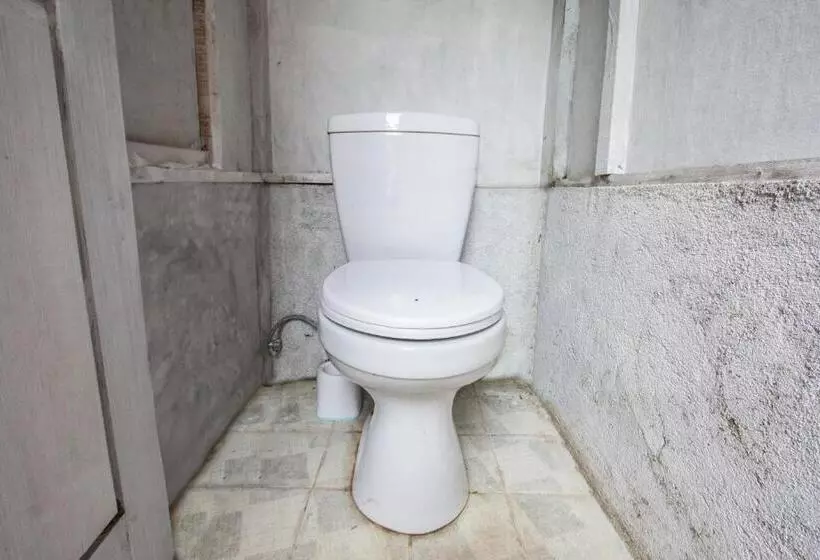 ホテル Spot On 93451 Bale Kertiasih