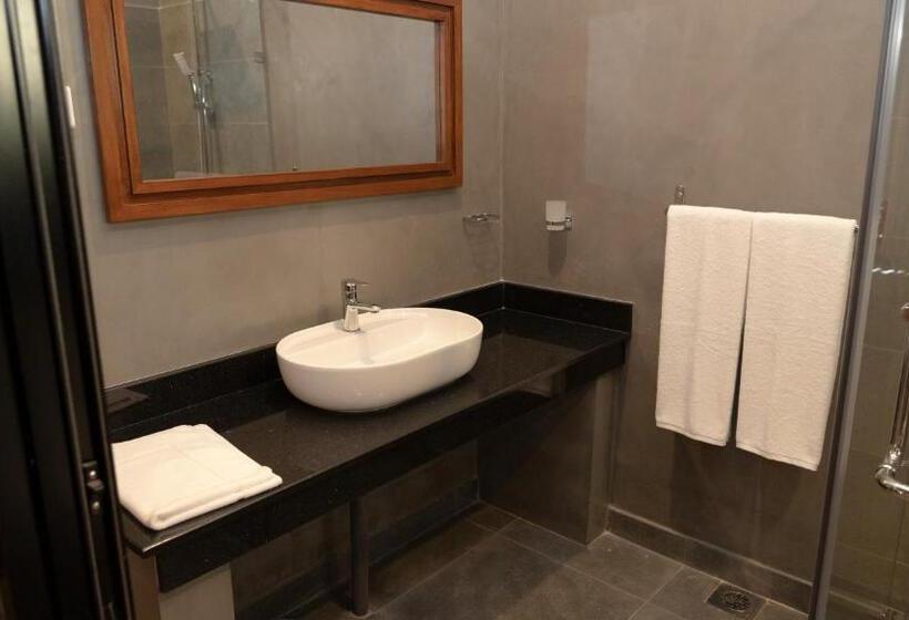 فندق Woodgrove Cabanas