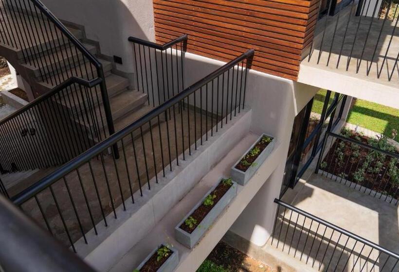 فندق Woodgrove Cabanas