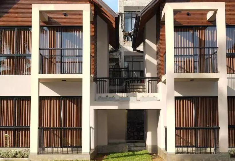 ホテル Woodgrove Cabanas