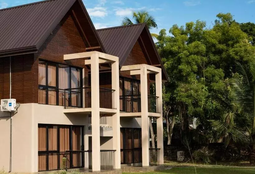 ホテル Woodgrove Cabanas