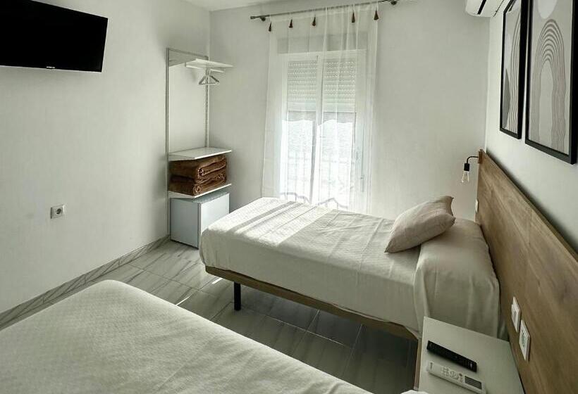 پانسیون Hostal Merino Jédula