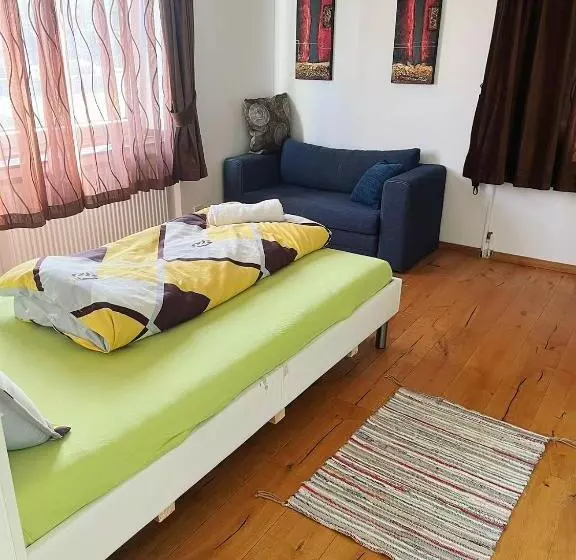 Majatalo Zimmer In Ein Haus Mit Waschmaschine