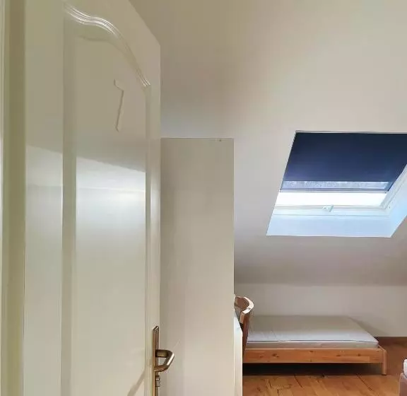 Majatalo Zimmer In Ein Haus Mit Waschmaschine