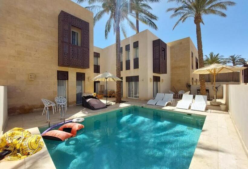 تختخواب و صبحانه Nayah Boutique Stays