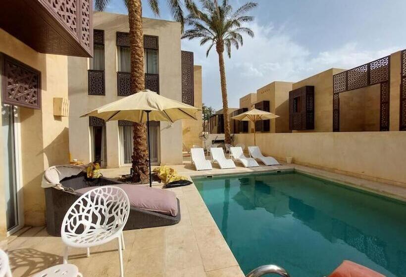 تختخواب و صبحانه Nayah Boutique Stays