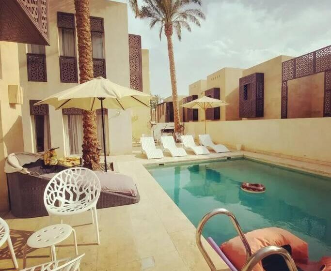 تختخواب و صبحانه Nayah Boutique Stays