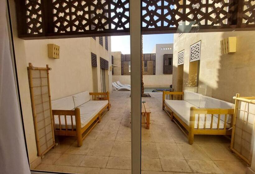 تختخواب و صبحانه Nayah Boutique Stays