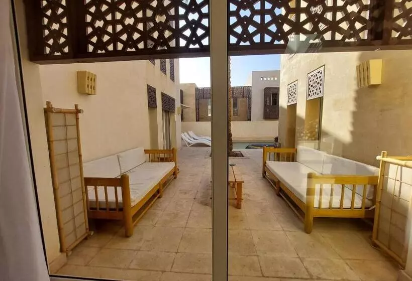 تختخواب و صبحانه Nayah Boutique Stays