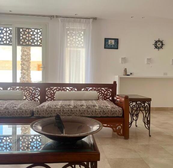 تختخواب و صبحانه Nayah Boutique Stays