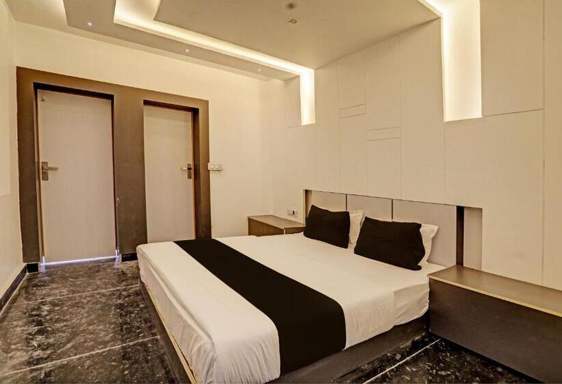 Collection O Hotel Dice