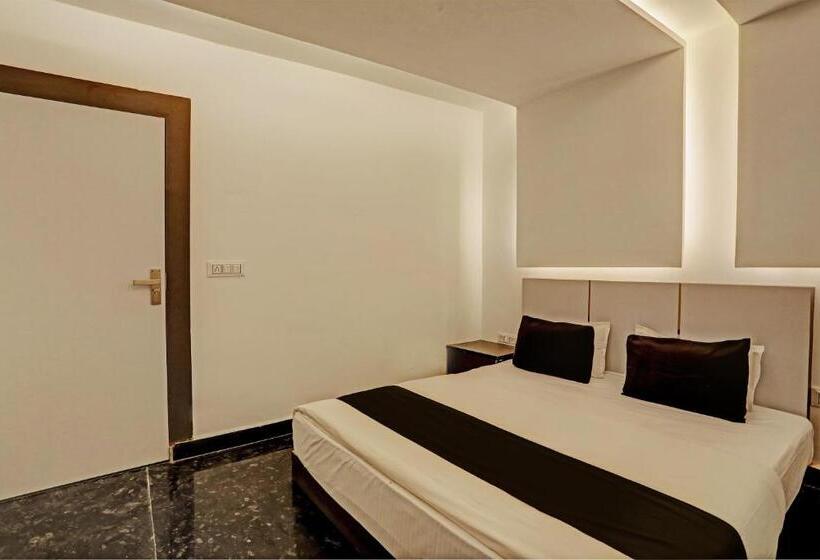 Collection O Hotel Dice