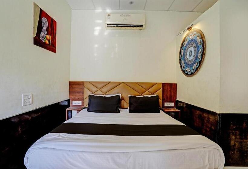 Collection O Hotel Dice