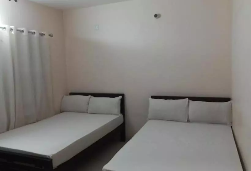 هتل Amme Narayana Tourist Home