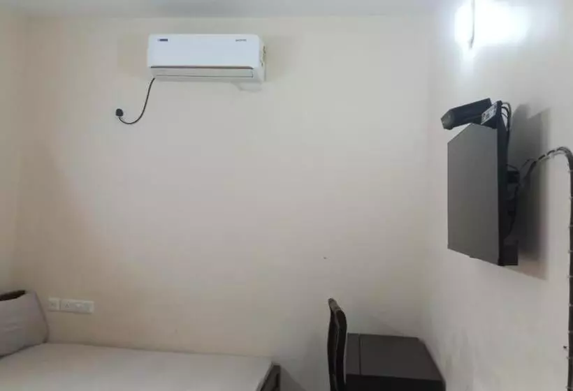 هتل Amme Narayana Tourist Home