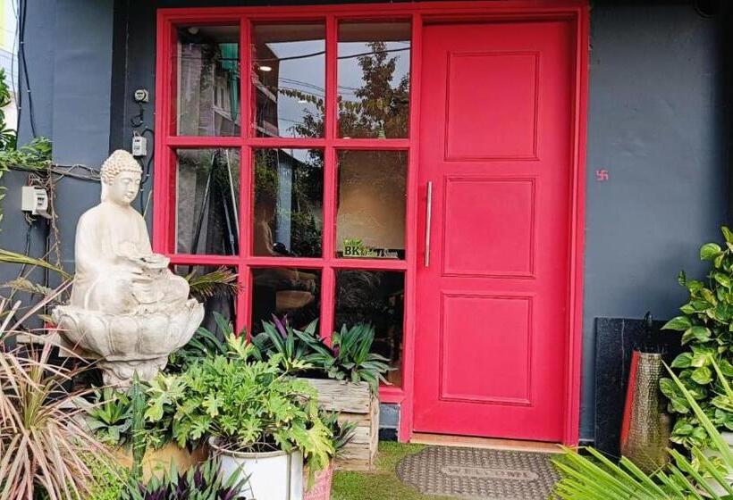 Hotelli Bk Studio And Rooms Near Huda City Centre