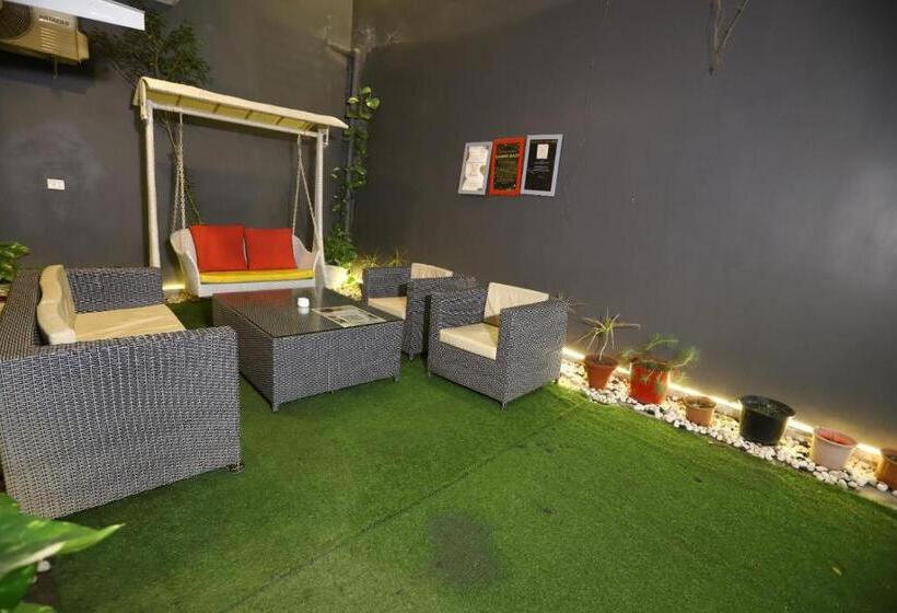 Hotelli Bk Studio And Rooms Near Huda City Centre