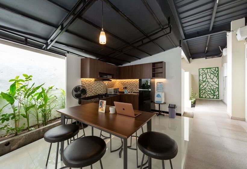 בית מלון כפרי Cove Matahari Senja