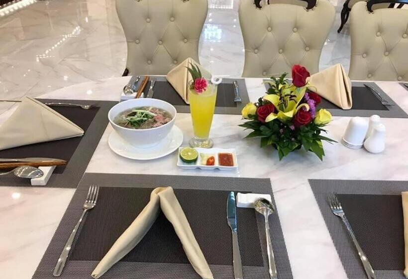 هتل Khách Sạn Quốc Tế Hilton