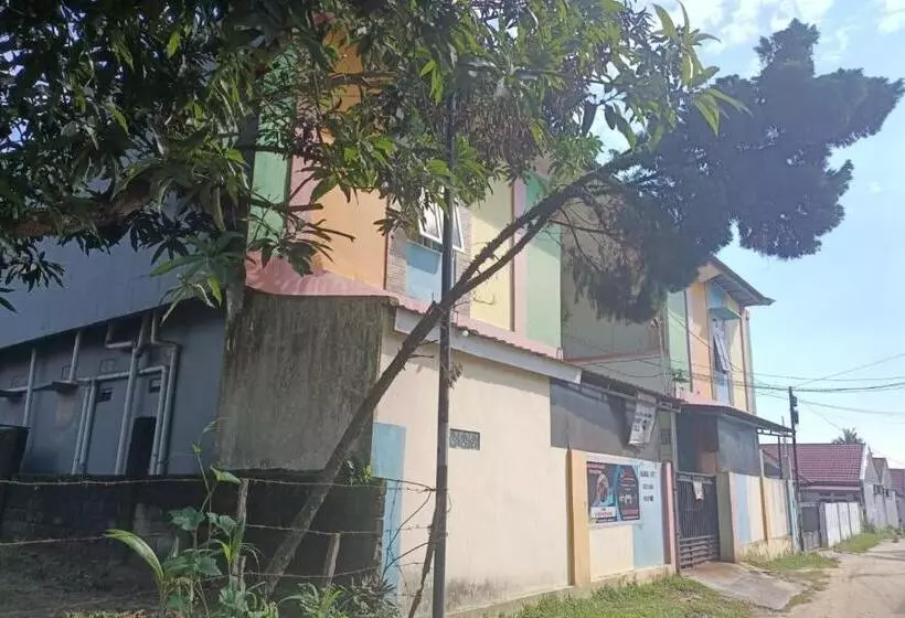 هتل Spot On 93442 Widya Homestay Syariah