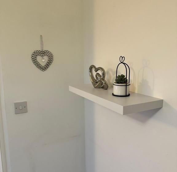 Lovely Town House Room 4