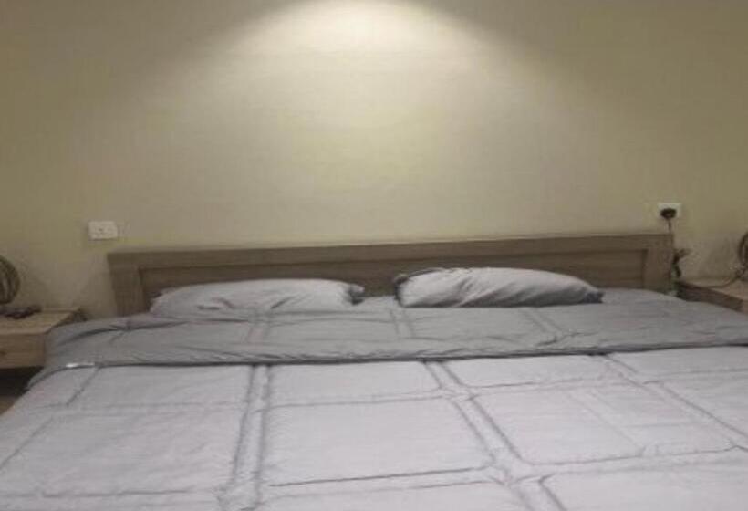 פנסיון غرفه مريحه مع دوره مياه غير مخصصه للاطفال