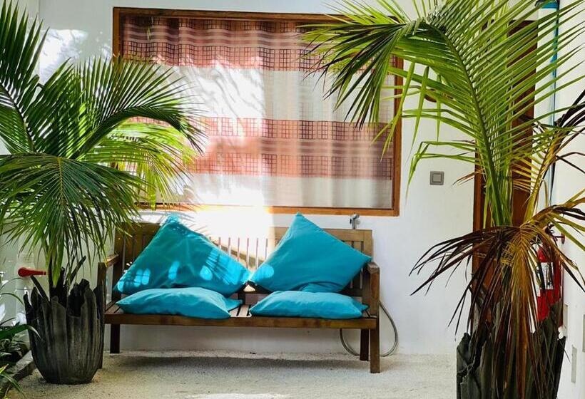 پانسیون Honey Seren Retreat