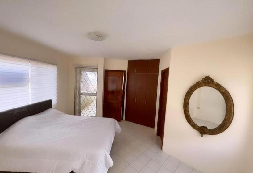 Пансион Hostal Judy Suites