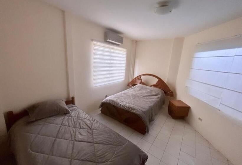 Пансион Hostal Judy Suites