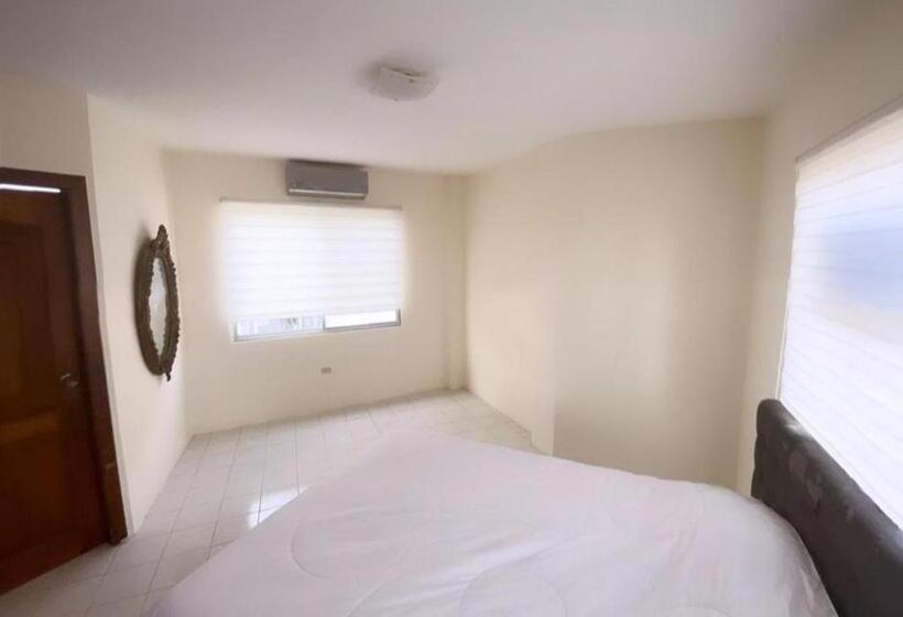 Пансион Hostal Judy Suites