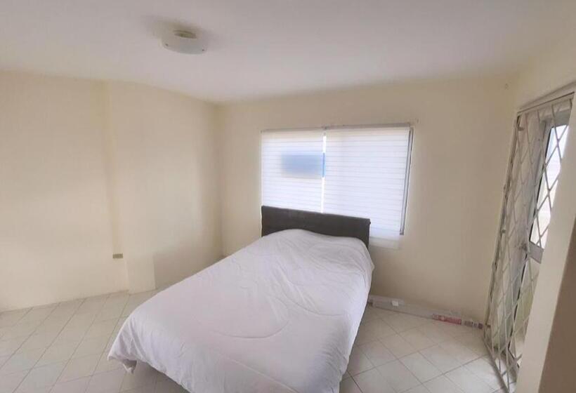 Пансион Hostal Judy Suites