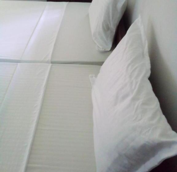 Пансион Jays Guest Diyatha Waterfront