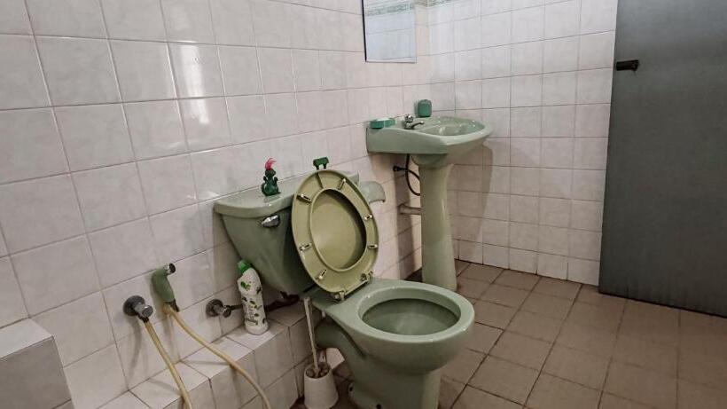 Пансион Jays Guest Diyatha Waterfront