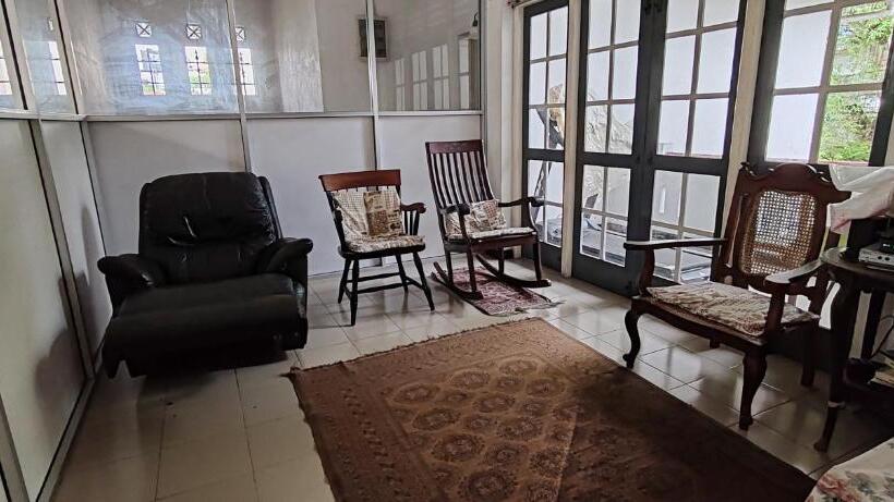 Пансион Jays Guest Diyatha Waterfront