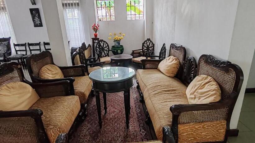 Пансион Jays Guest Diyatha Waterfront