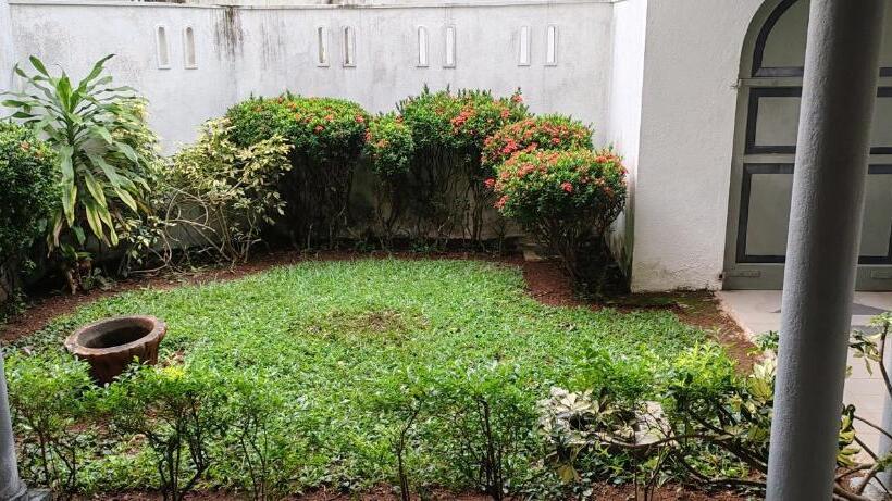 Пансион Jays Guest Diyatha Waterfront