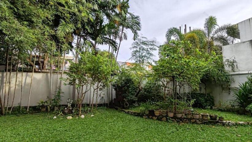 Пансион Jays Guest Diyatha Waterfront