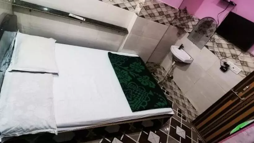 ペンション Sai Dham Seva Sadan