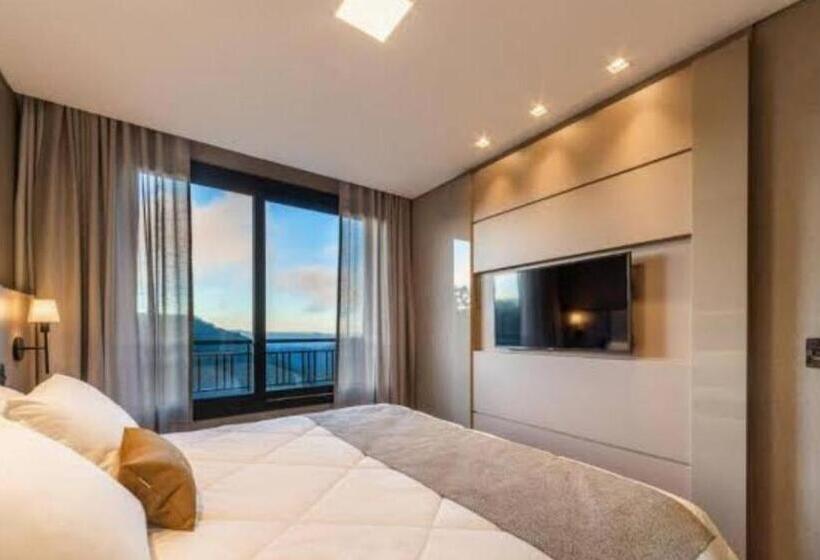 استراحتگاه Flat 2 Qtos Hotel Chateau Du Golden