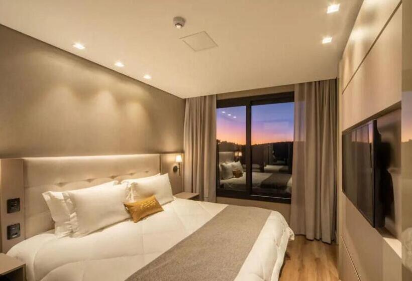 استراحتگاه Flat 2 Qtos Hotel Chateau Du Golden